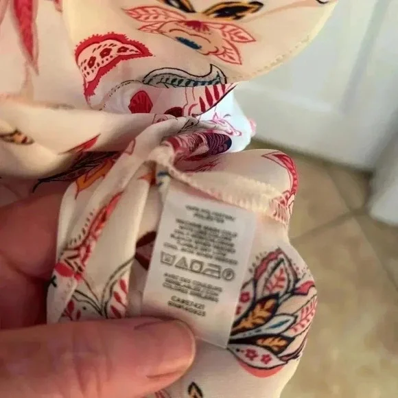 NWOT LOFT Sleeveless Blouse with Ruffle SZ S - Picture 6 of 6